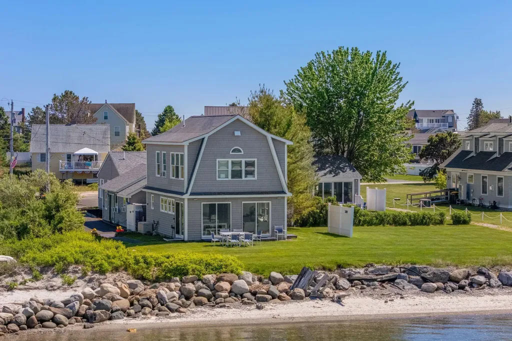 82 King Street Scarborough ME 04074