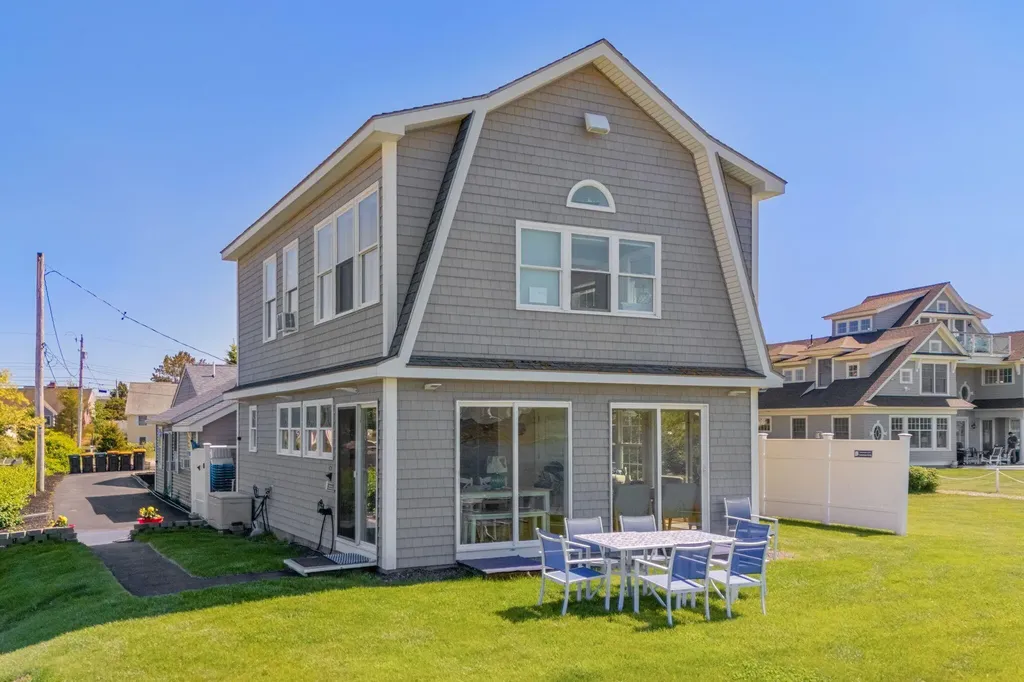 82 King Street Scarborough ME 04074