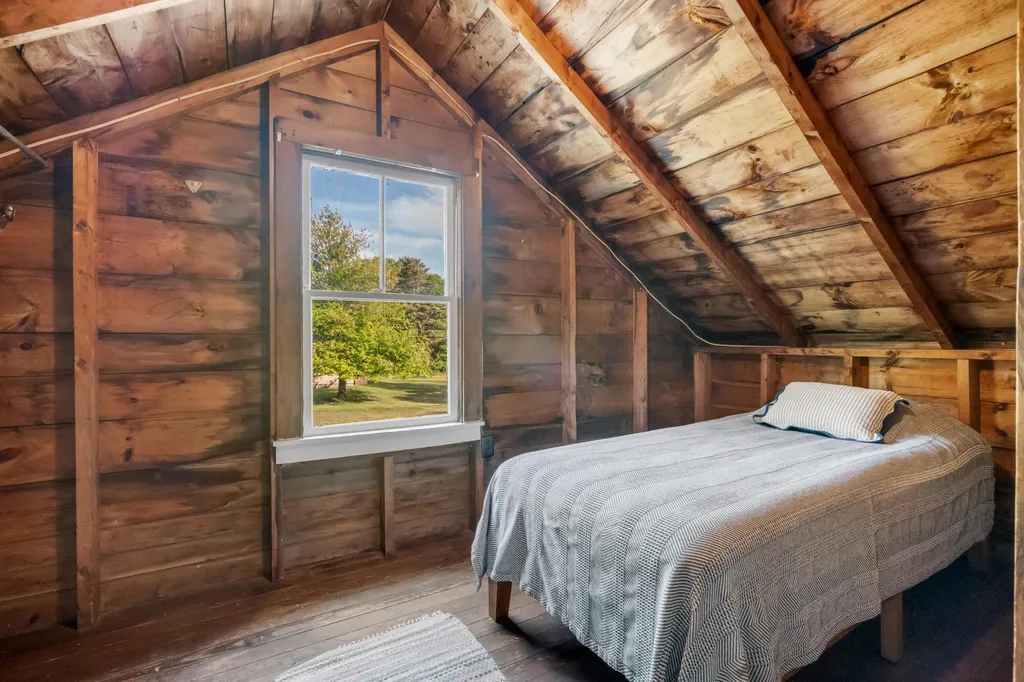 41 Charleston Road Chebeague Island ME 04017
