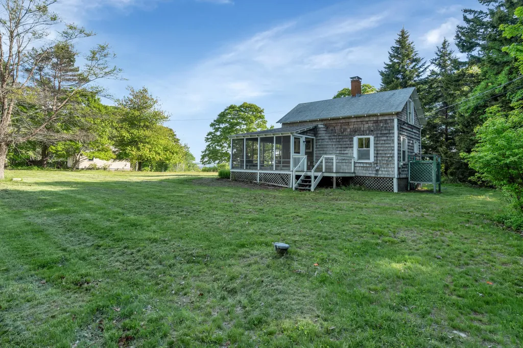 41 Charleston Road Chebeague Island ME 04017