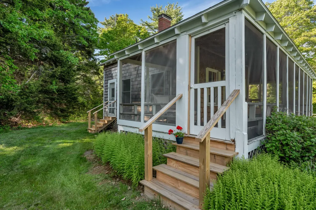 41 Charleston Road Chebeague Island ME 04017