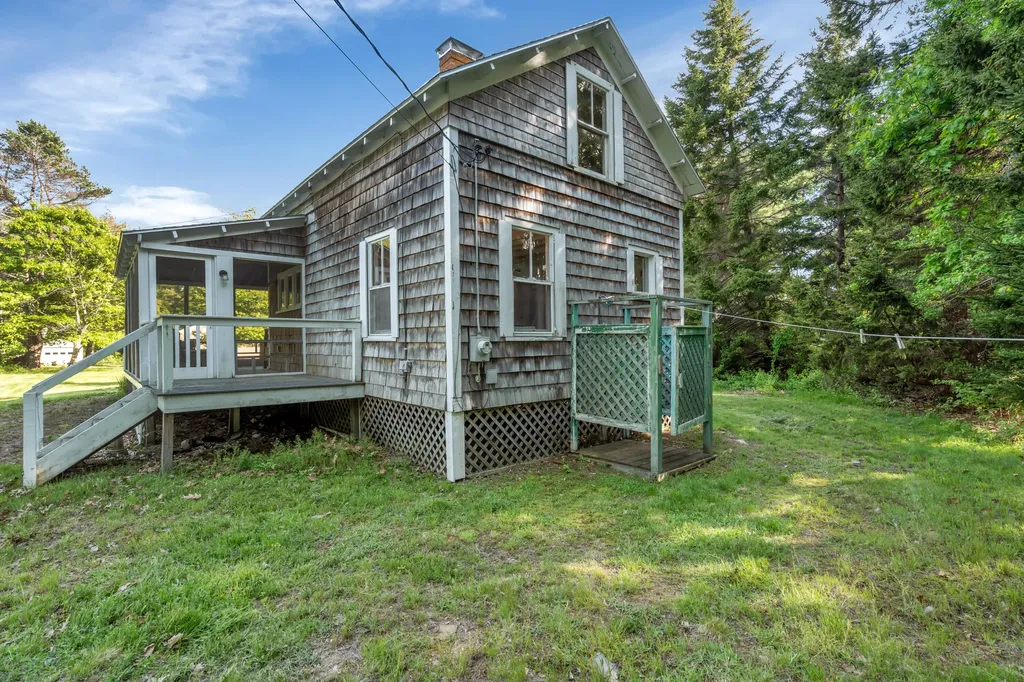 41 Charleston Road Chebeague Island ME 04017