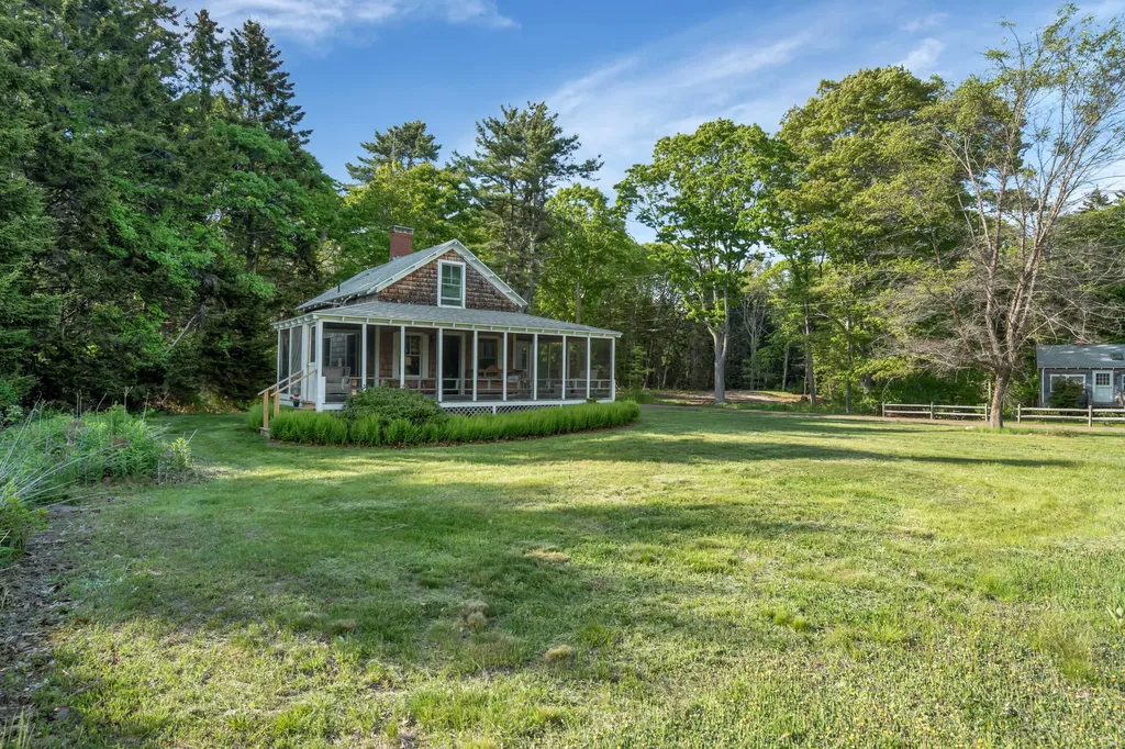 41 Charleston Road Chebeague Island ME 04017