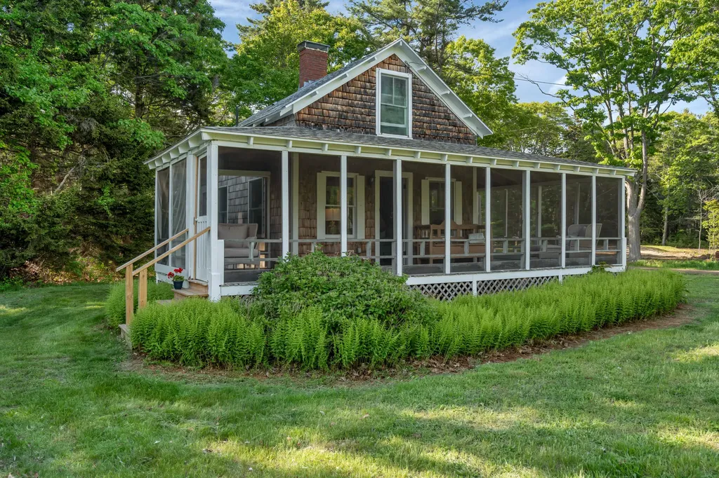 41 Charleston Road Chebeague Island ME 04017