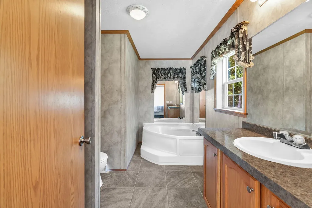 2392 Hudson Road Hudson ME 04449