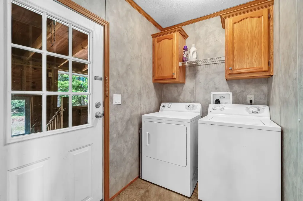 2392 Hudson Road Hudson ME 04449