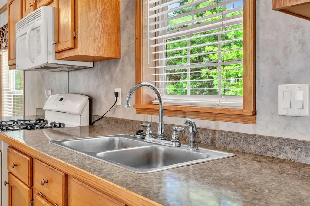 2392 Hudson Road Hudson ME 04449