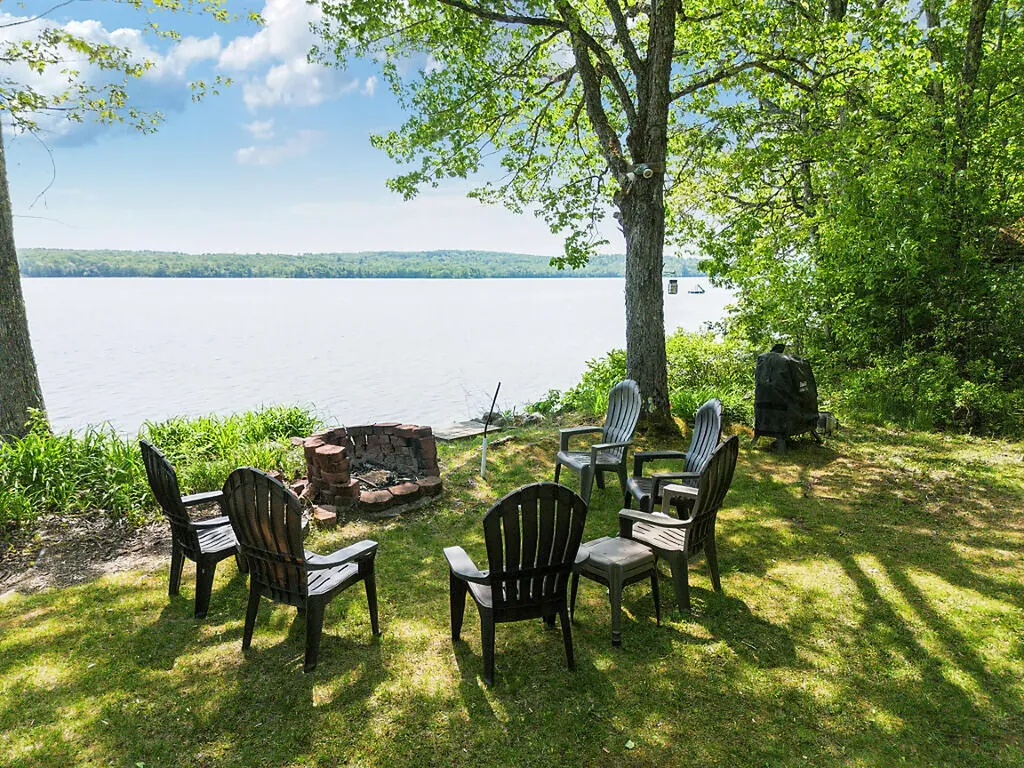 149 Edmonds Lane Burnham ME 04922