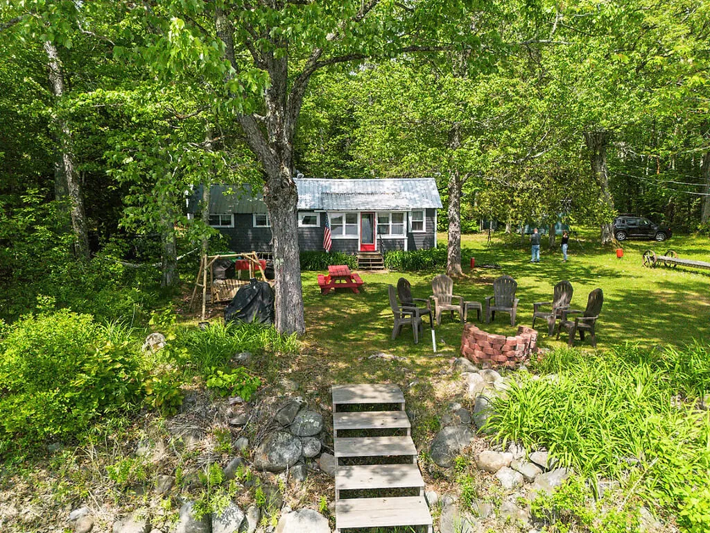 149 Edmonds Lane Burnham ME 04922