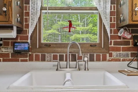 995 Middle Road Dresden ME 04342