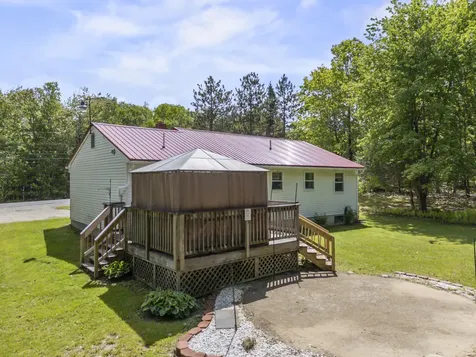 995 Middle Road Dresden ME 04342