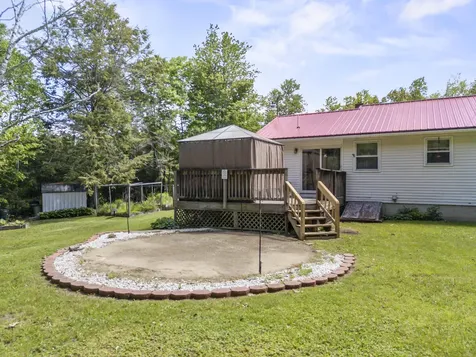 995 Middle Road Dresden ME 04342