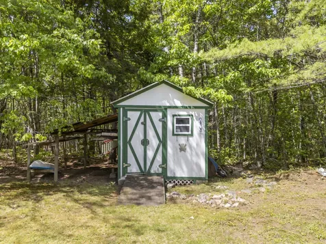 995 Middle Road Dresden ME 04342