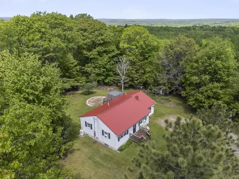 995 Middle Road Dresden ME 04342