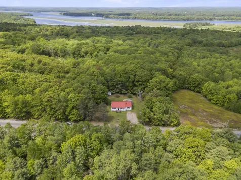 995 Middle Road Dresden ME 04342