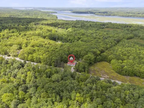 995 Middle Road Dresden ME 04342