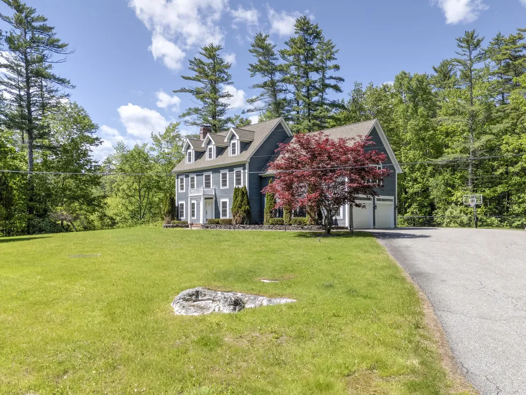 33 Taywood Road Auburn ME 04210