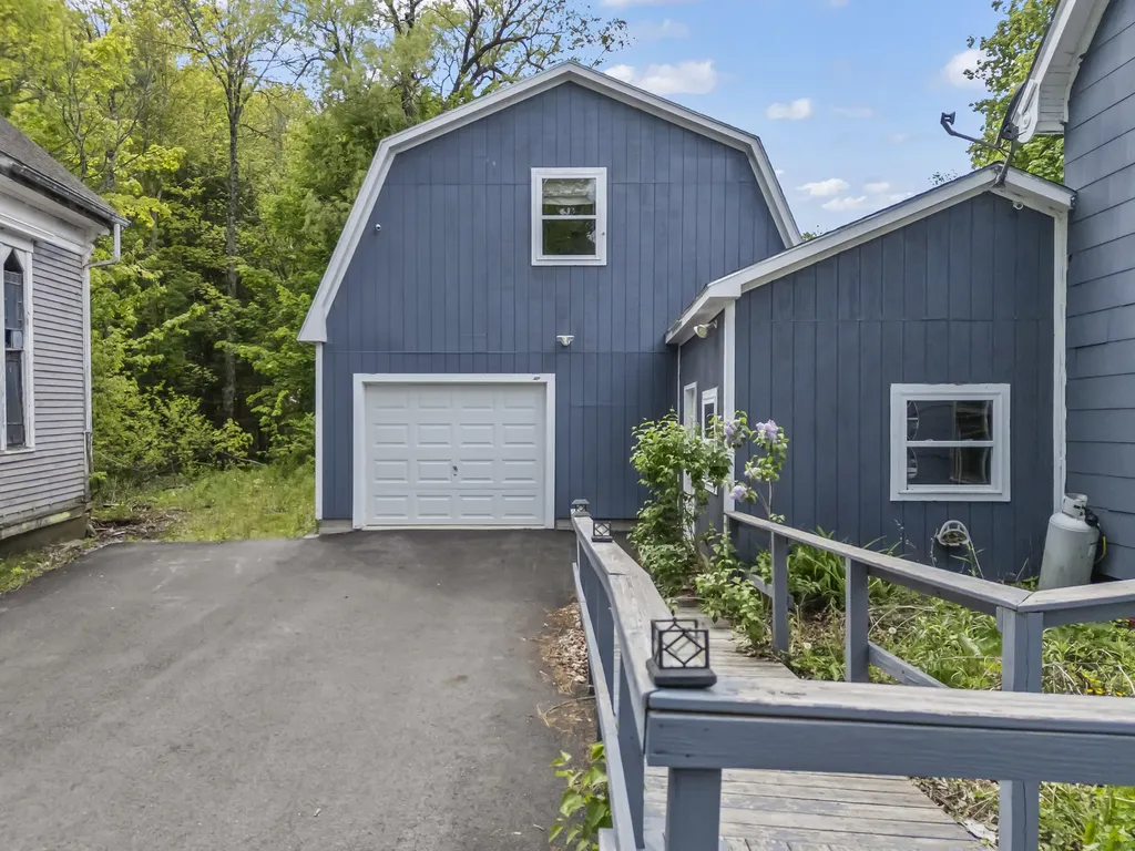 942 Winslows Mills Road Waldoboro ME 04572