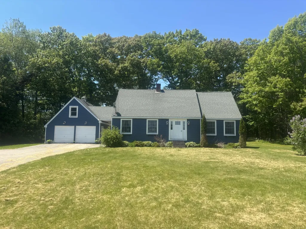 20 Rowdy Lane Burnham ME 04922