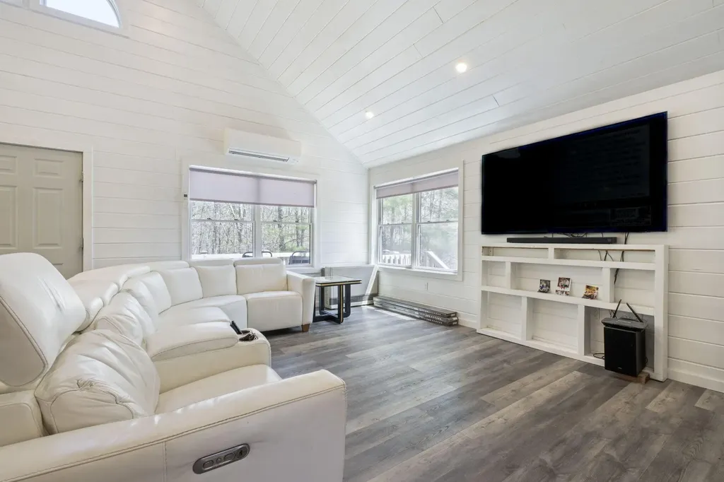 149 Egypt Pond Road Chesterville ME 04938
