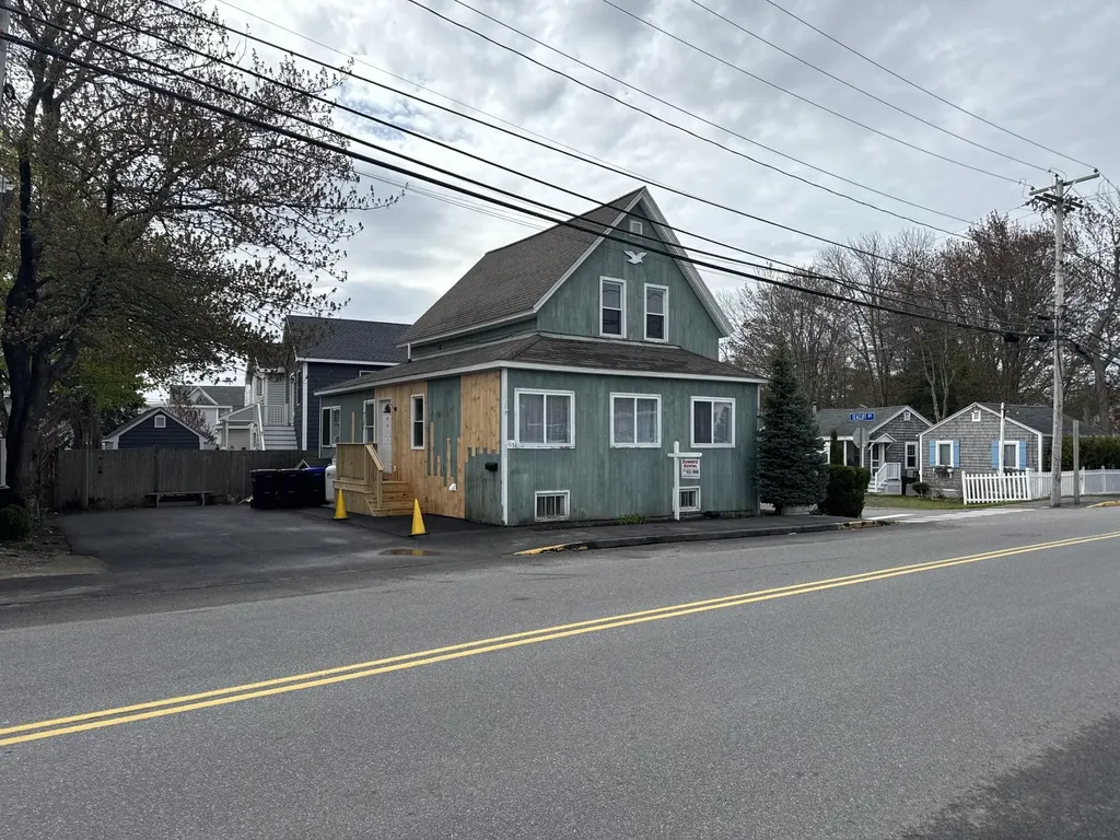 113 W Grand Avenue Old Orchard Beach ME 04064