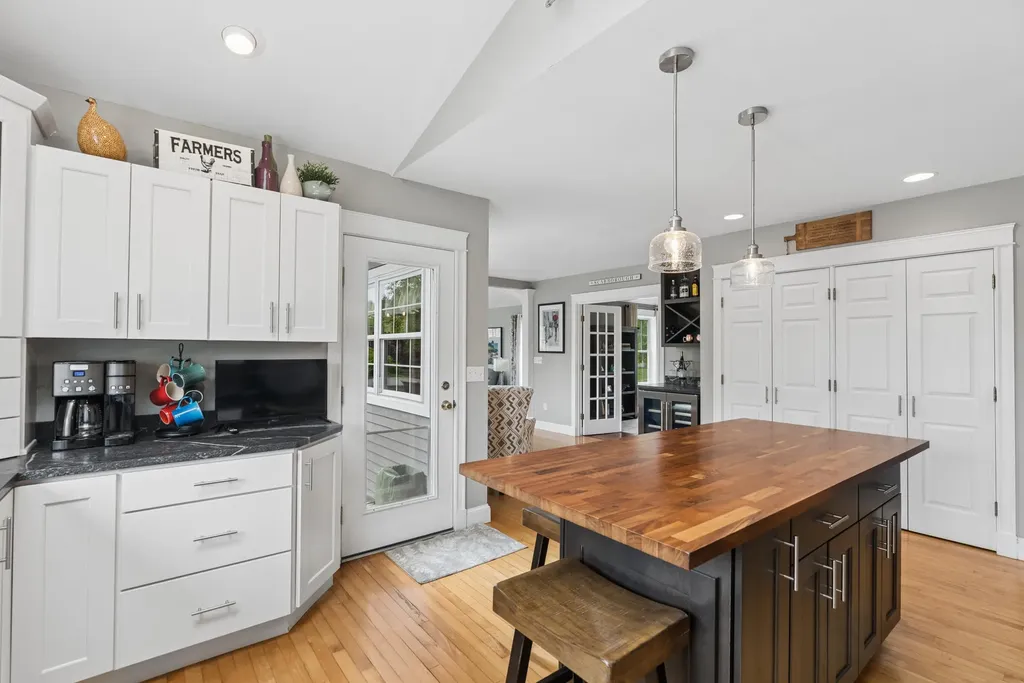 12 Grandview Scarborough ME 04074