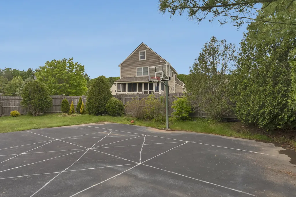 12 Grandview Scarborough ME 04074
