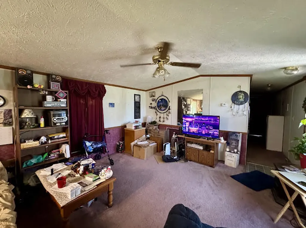 8 Country Lane Saint Albans ME 04971