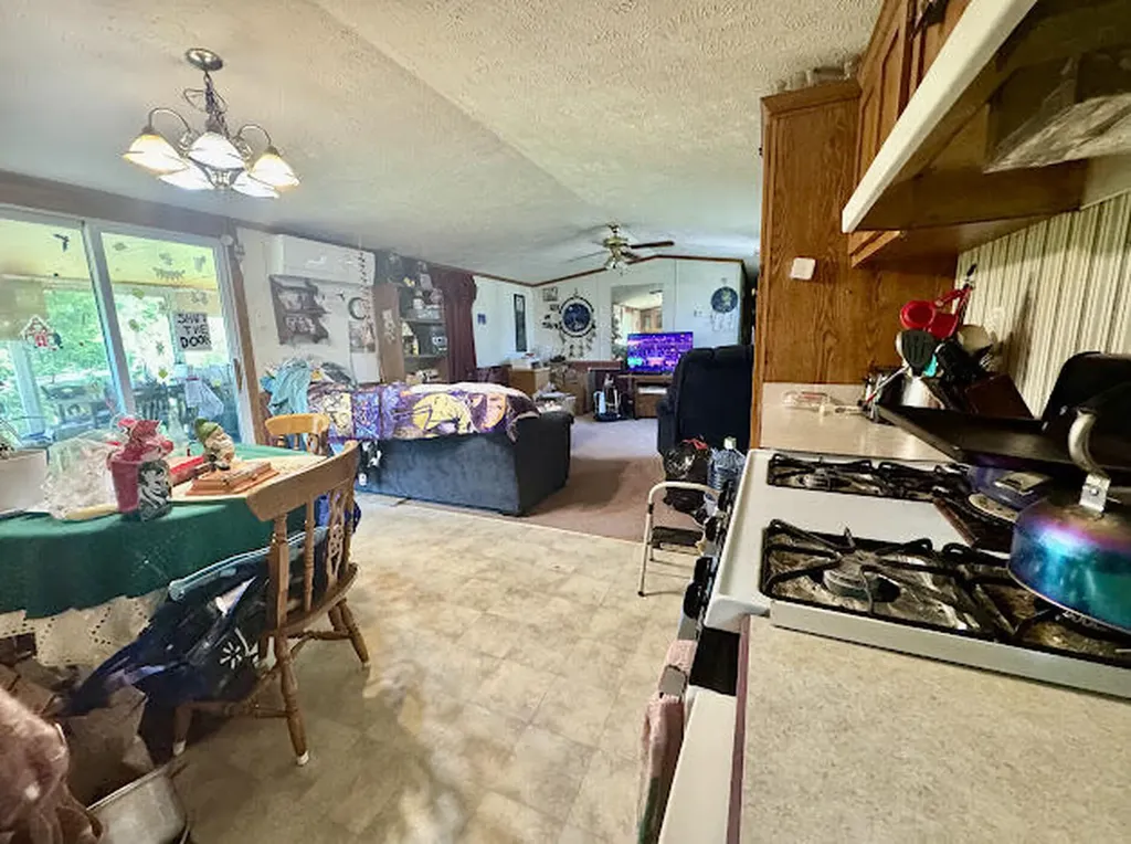 8 Country Lane Saint Albans ME 04971