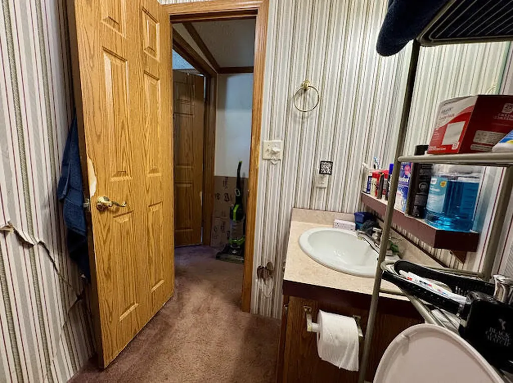 8 Country Lane Saint Albans ME 04971
