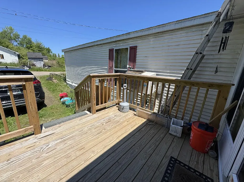 8 Country Lane Saint Albans ME 04971