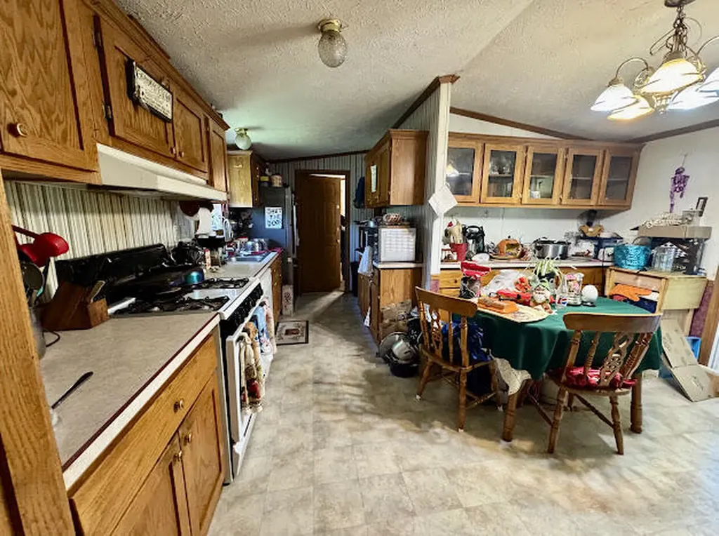 8 Country Lane Saint Albans ME 04971