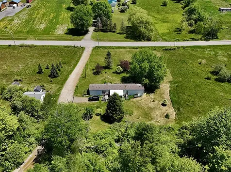 8 Country Lane Saint Albans ME 04971