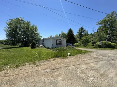 8 Country Lane Saint Albans ME 04971