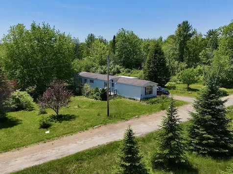 8 Country Lane Saint Albans ME 04971