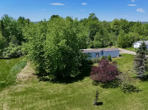 8 Country Lane Saint Albans ME 04971