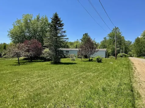 8 Country Lane Saint Albans ME 04971