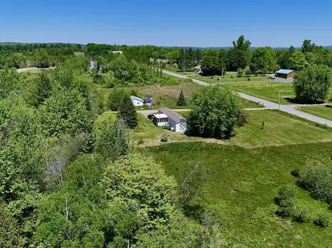 8 Country Lane Saint Albans ME 04971