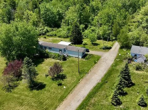 8 Country Lane Saint Albans ME 04971