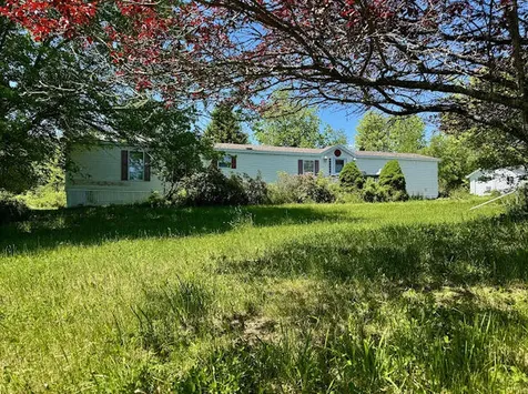 8 Country Lane Saint Albans ME 04971