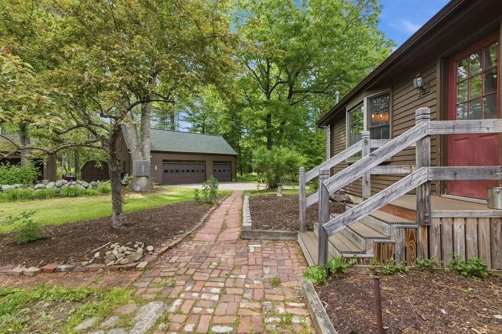 118 Whitehouse Road Hollis ME 04042
