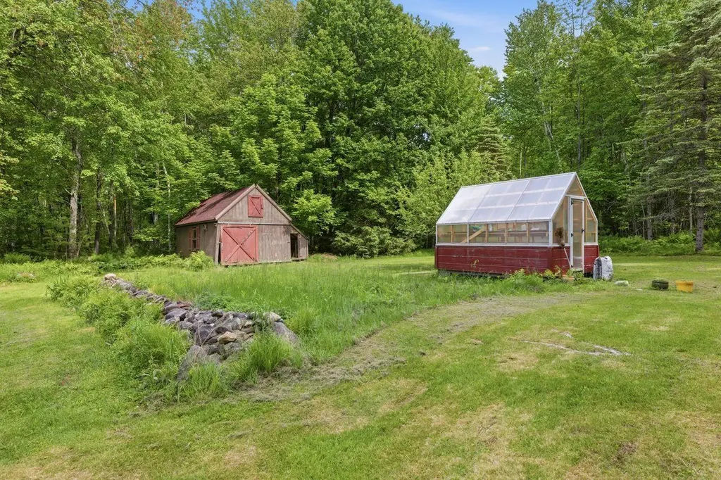 118 Whitehouse Road Hollis ME 04042