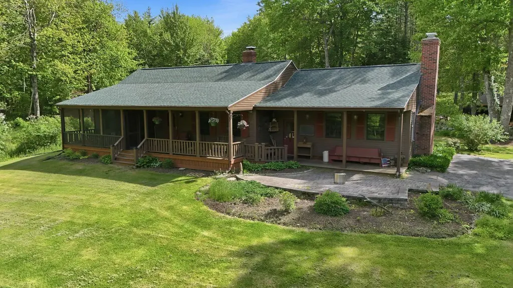 118 Whitehouse Road Hollis ME 04042