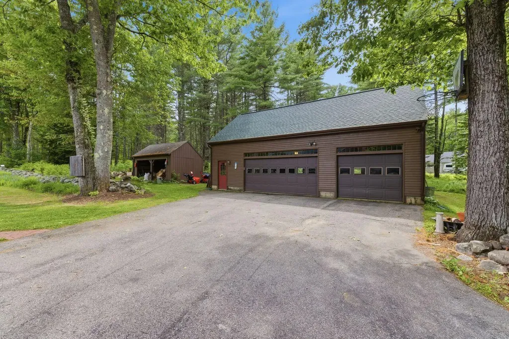 118 Whitehouse Road Hollis ME 04042