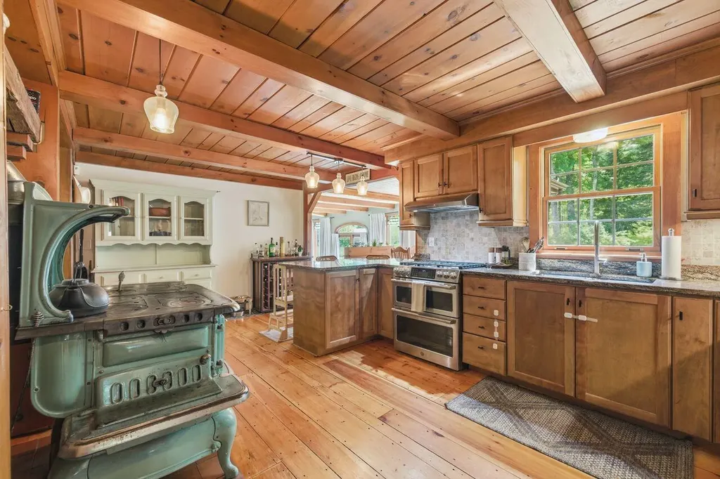 118 Whitehouse Road Hollis ME 04042