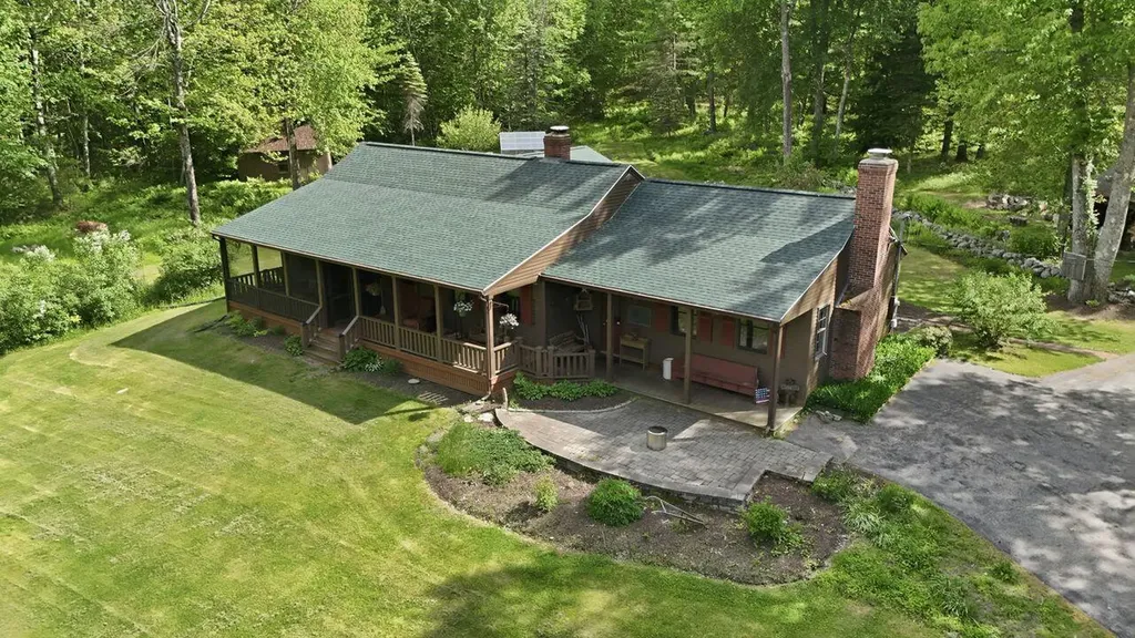 118 Whitehouse Road Hollis ME 04042