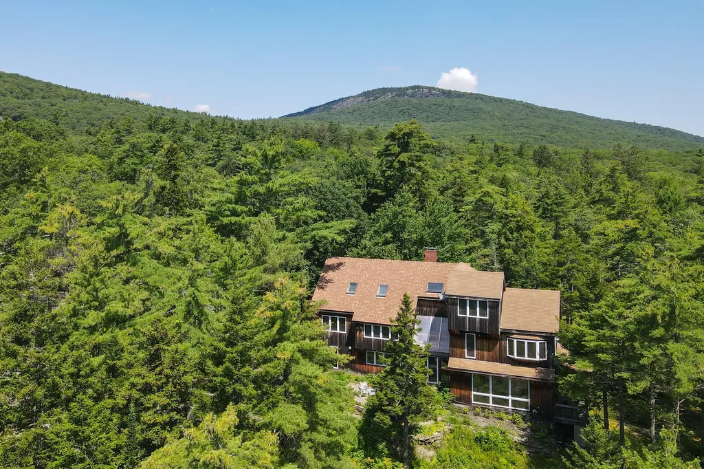 44 Timbercliffe Drive Camden ME 04843
