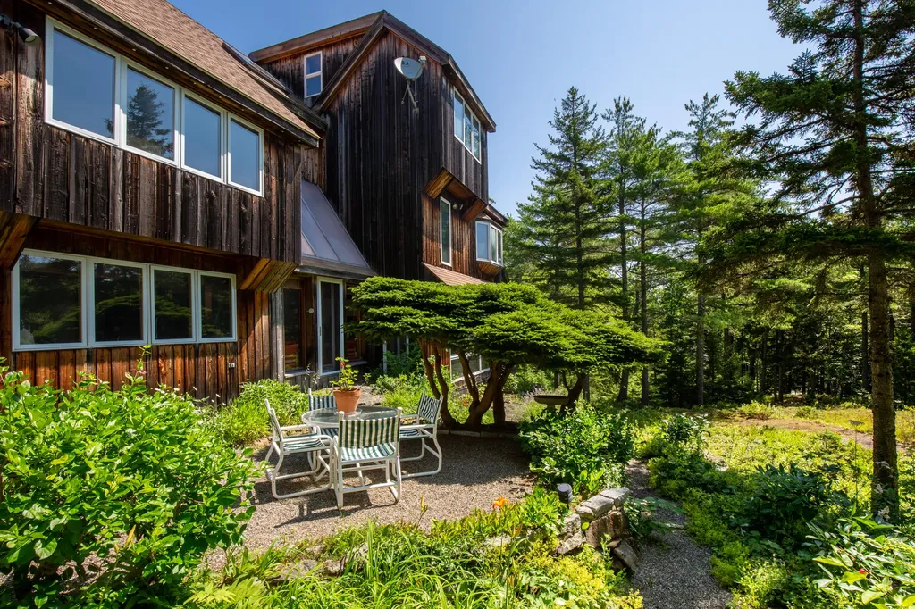 44 Timbercliffe Drive Camden ME 04843