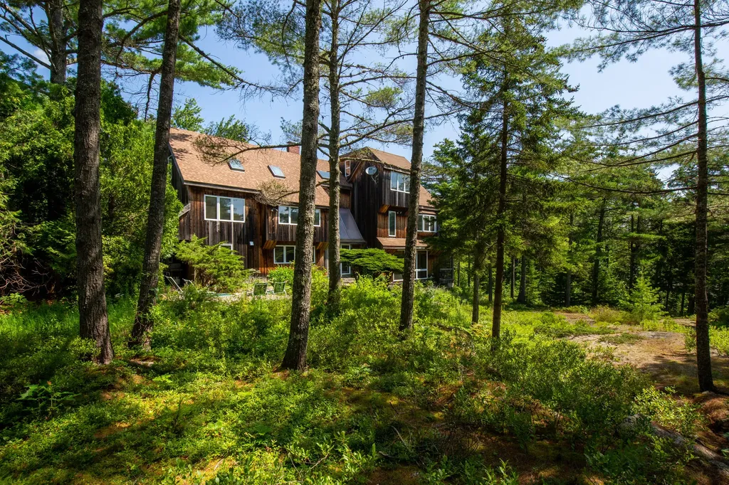 44 Timbercliffe Drive Camden ME 04843