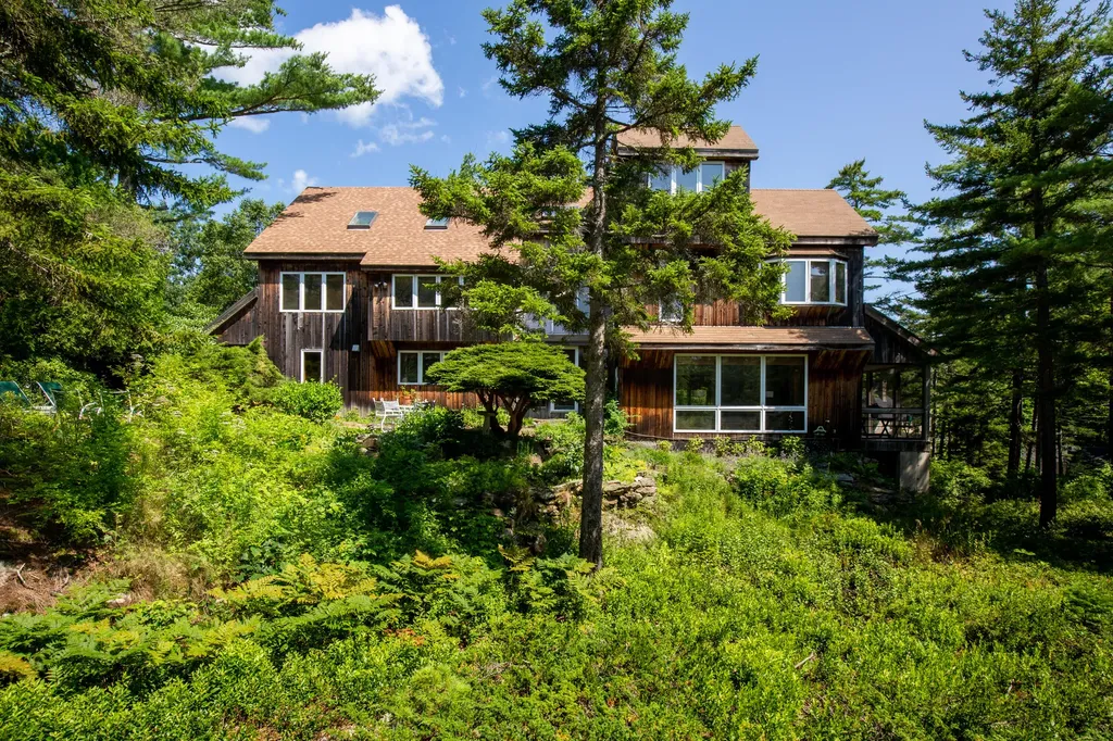 44 Timbercliffe Drive Camden ME 04843